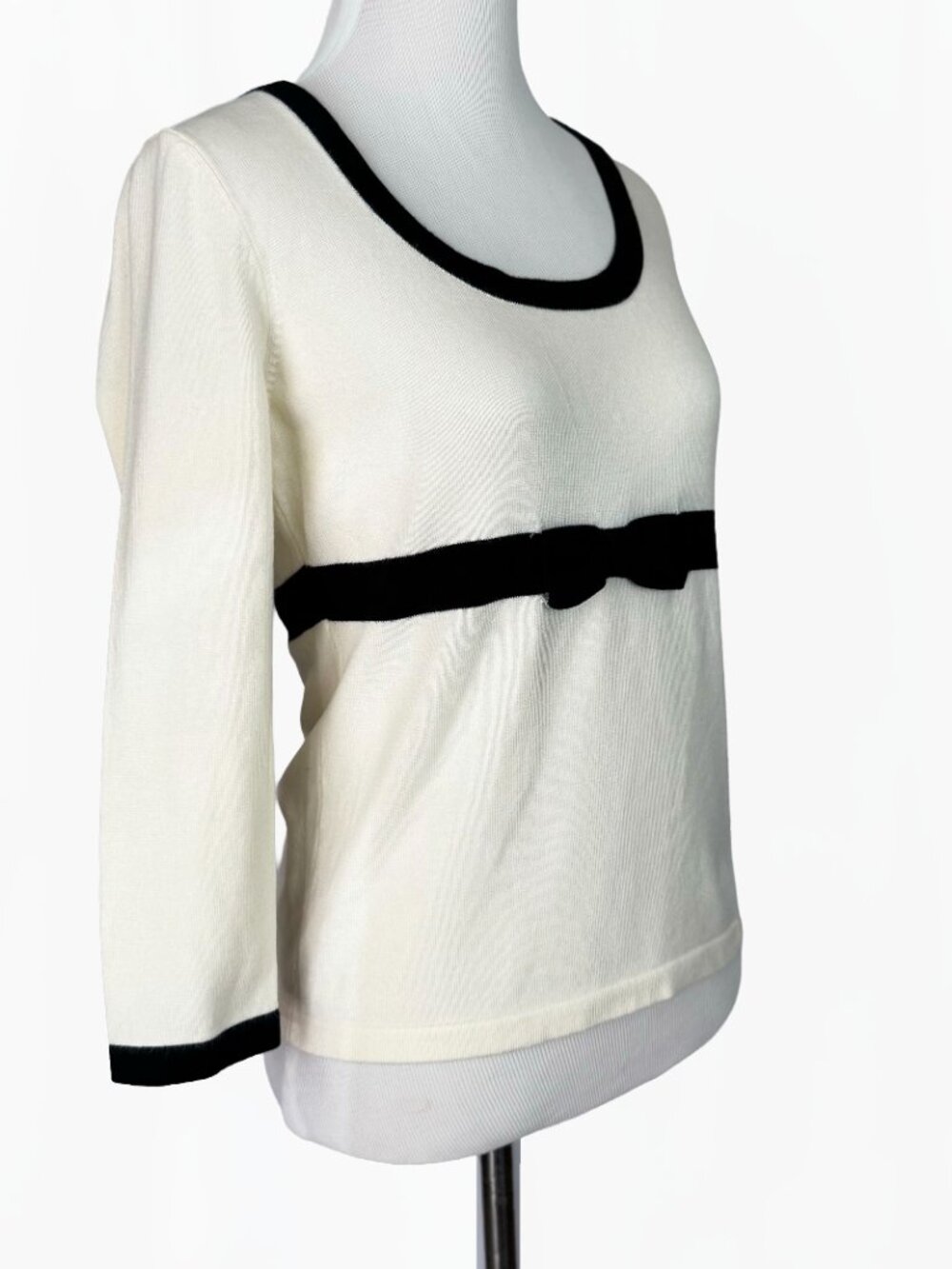 New York & Company Womens 3/4 Sleeve Knit Sweater XS Cream Black Trim Bow Top - Picture 2 of 7